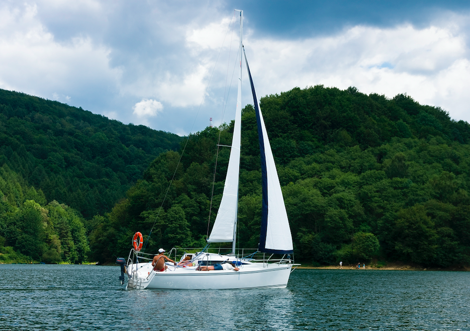 Boating during covid-19, best boat insurance, keep boating trip safe, social distancing when boating, safe boating during coronavirus, do you need boat insurance